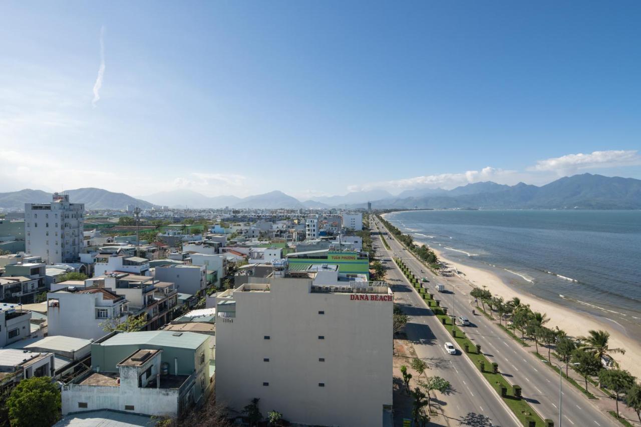 Avenis Hotel Da Nang Exteriör bild